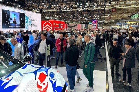 法国巴黎车展展会现场图片