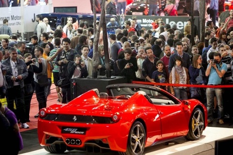 西班牙巴塞罗那车展展会现场图片