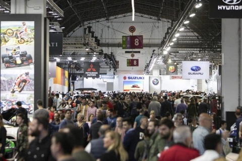 西班牙巴塞罗那车展展会现场图片