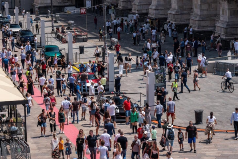 意大利米兰车展展会现场图片