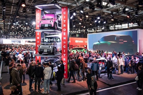 法国巴黎车展展会现场图片