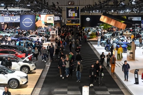 法国巴黎车展展会现场图片