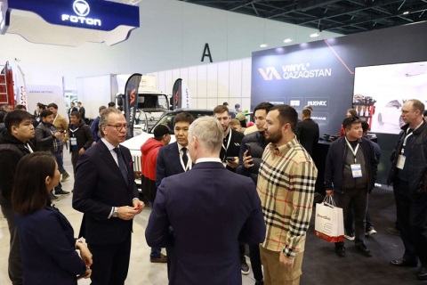 哈萨克斯坦中亚商用车展览会展会现场图片