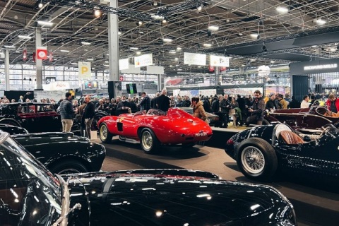 法国巴黎古董汽车、摩托车展览会展会现场图片