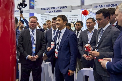 哈萨克斯坦努尔苏丹国际车展展会现场图片