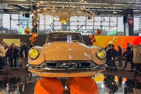 法国巴黎古董汽车、摩托车展览会展会现场图片