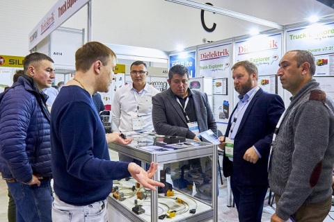 哈萨克斯坦努尔苏丹国际车展展会现场图片