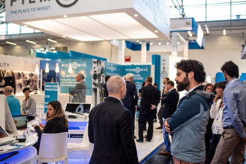 德国慕尼黑电动车展览会展会现场图片