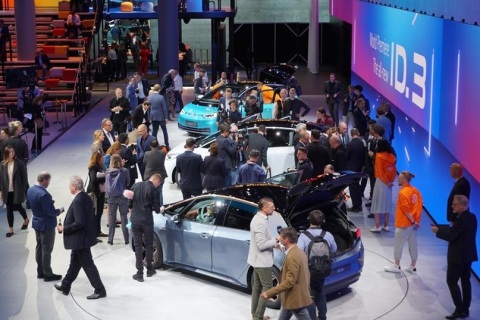 英国电动车及储能展览会展会现场图片