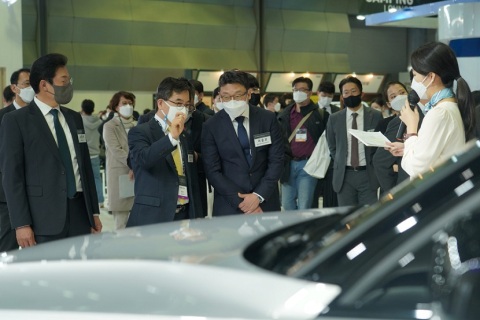 韩国首尔新能源电动车展展会现场图片