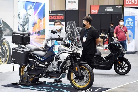 韩国首尔汽配及改装车展览会展会现场图片