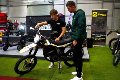 捷克能源、电动车、充电桩展览会展会现场图片