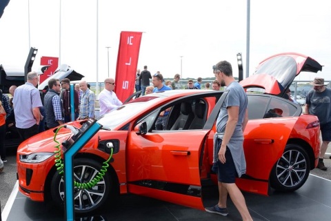 加拿大温哥华电动车及储能展览会展会现场图片