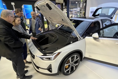 加拿大蒙特利尔电动车展览会展会现场图片