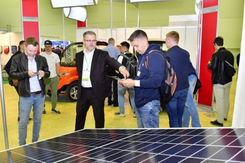 俄罗斯莫斯科太阳能光伏展-俄罗斯新能源电动车展展会现场图片