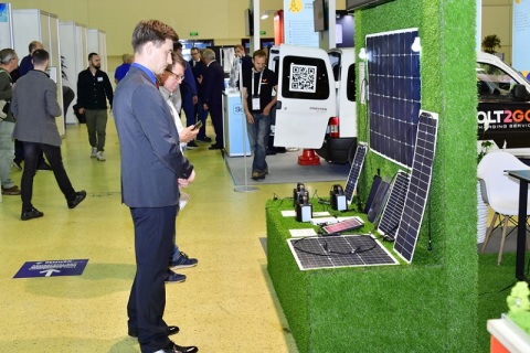 俄罗斯莫斯科太阳能光伏展-俄罗斯新能源电动车展展会现场图片