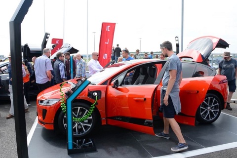 英国电动车及储能展览会展会现场图片