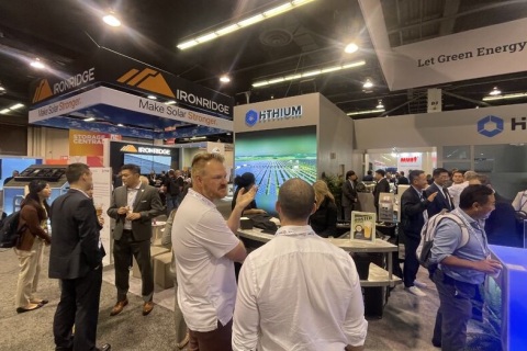 美国新能源电动车及充电桩展EVCS展会现场图片