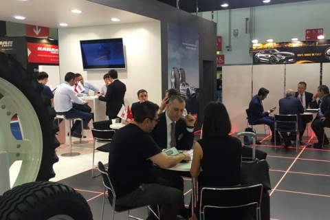 意大利博洛尼亚汽配、轮胎展览会展会现场图片