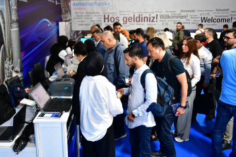 土耳其伊斯坦布尔汽车工业及汽配展览会展会现场图片