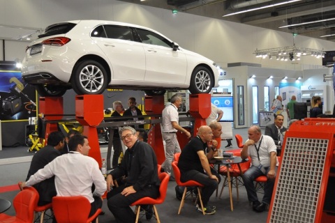 土耳其伊斯坦布尔汽车工业及汽配展览会展会现场图片