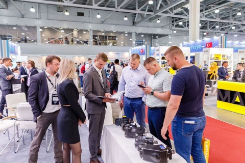 俄罗斯莫斯科汽车零配件及售后服务展展会现场图片