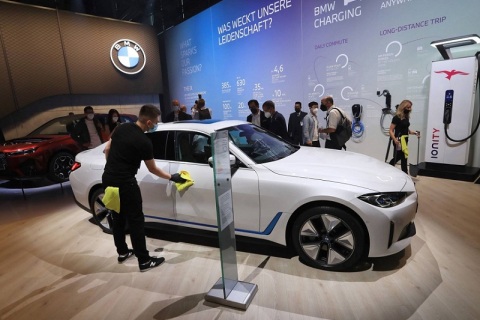 日本东京汽车轻量化技术展览会展会现场图片