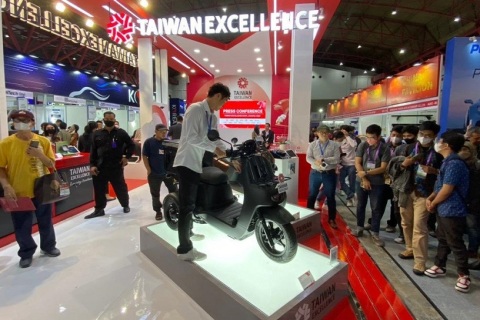 印尼雅加达叉车设备及配件展览会展会现场图片