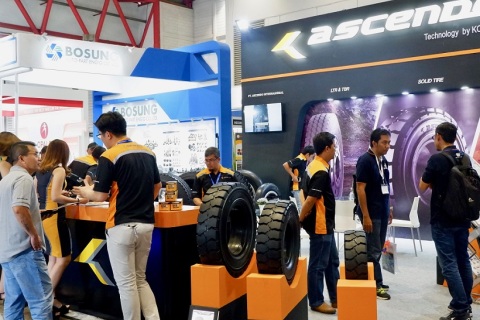 印尼雅加达叉车设备及配件展览会展会现场图片