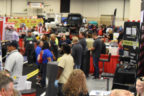 美国达拉斯拖车展览会展会现场图片