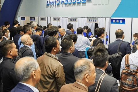 日本横滨卡车展览会展会现场图片