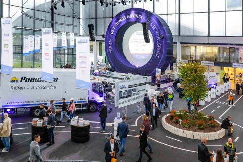 德国卡尔斯鲁厄商用车、卡车展览会展会现场图片