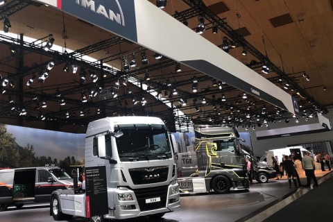 德国卡尔斯鲁厄商用车、卡车展览会展会现场图片