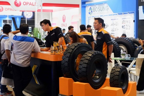 印尼雅加达摩托车及自行车展览会展会现场图片