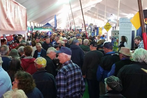 美国亚利桑那州房车展览会展会现场图片