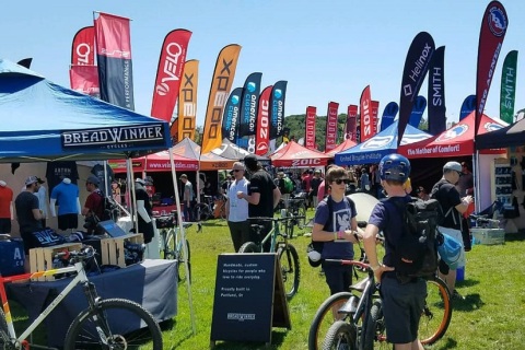美国加州海獭自行车展展会现场图片