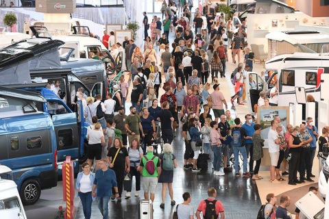 德国杜塞尔多夫房车露营展览会展会现场图片