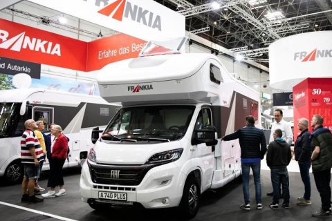 德国杜塞尔多夫房车露营展览会展会现场图片