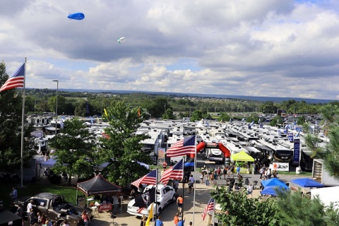 美国赫尔希房车及露营展览会展会现场图片