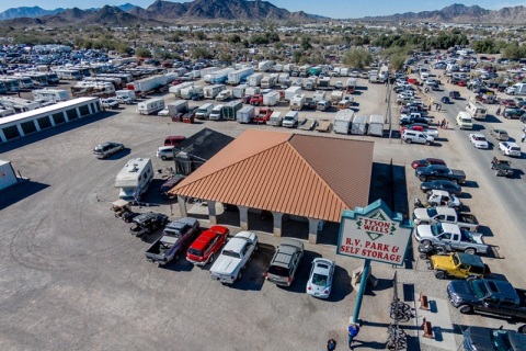 美国亚利桑那州房车展览会展会现场图片