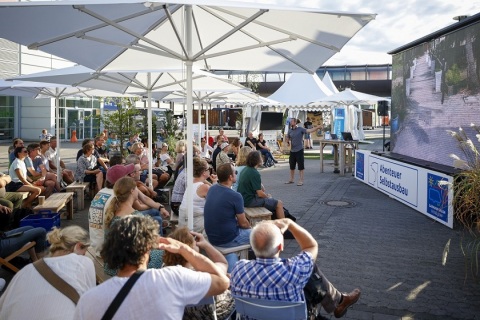 德国杜塞尔多夫房车露营展览会展会现场图片