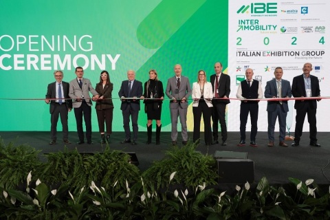 意大利里米尼微交通、客车巴士展览会展会现场图片