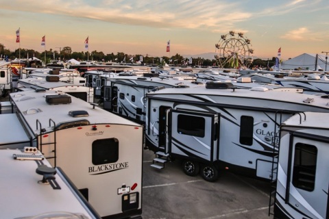 加拿大多伦多房车露营展展会现场图片