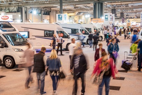 英国伯明翰房车露营展览会展会现场图片