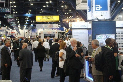 美国公共交通及客车展览会展会现场图片