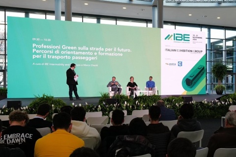 意大利里米尼微交通、客车巴士展览会展会现场图片