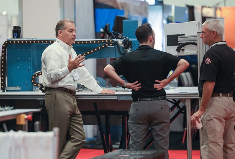 美国诺维汽车发动机测试展览会