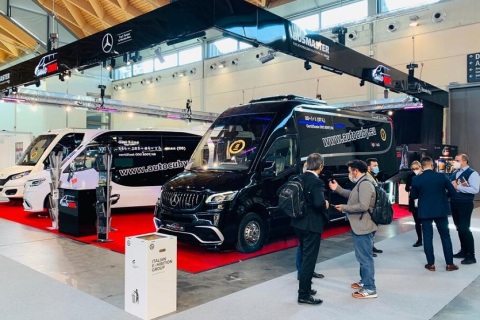 意大利里米尼微交通、客车巴士展览会展会现场图片