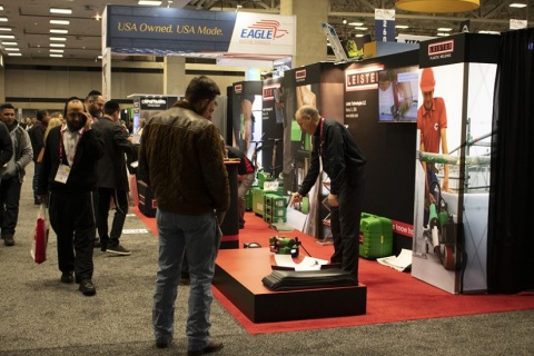 美国屋面墙面材料及防水材料展览会展会现场图片