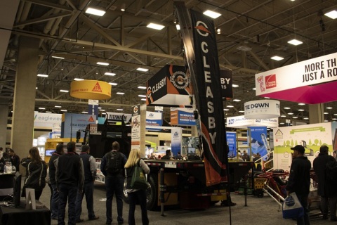 美国屋面墙面材料及防水材料展览会展会现场图片